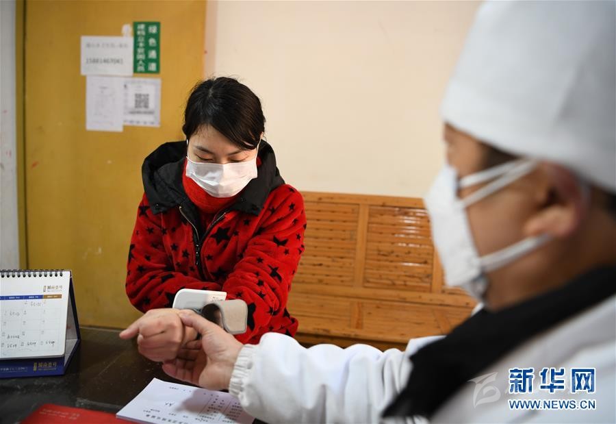 （抓好經(jīng)濟(jì)發(fā)展 應(yīng)對(duì)復(fù)雜局面·圖文互動(dòng)）（1）2500萬(wàn)農(nóng)民工如何安全返崗？——農(nóng)民工大省四川復(fù)工觀(guān)察