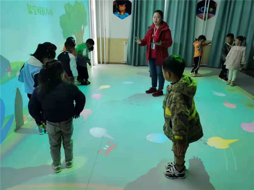 圖為學(xué)生們.jpg 圖為學(xué)生們.jpg